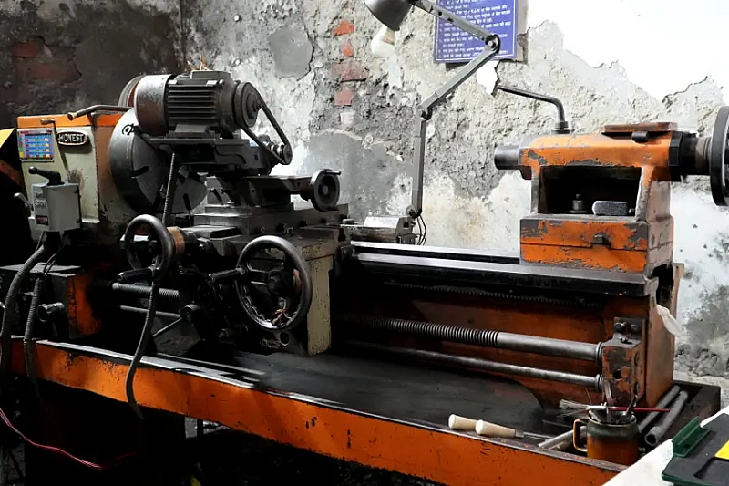 Swadeshi Gears Factory Images  Manufacturing Process