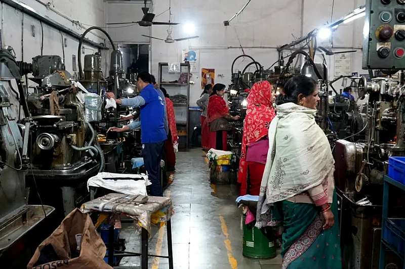 Swadeshi Gears Factory Images  Manufacturing Process