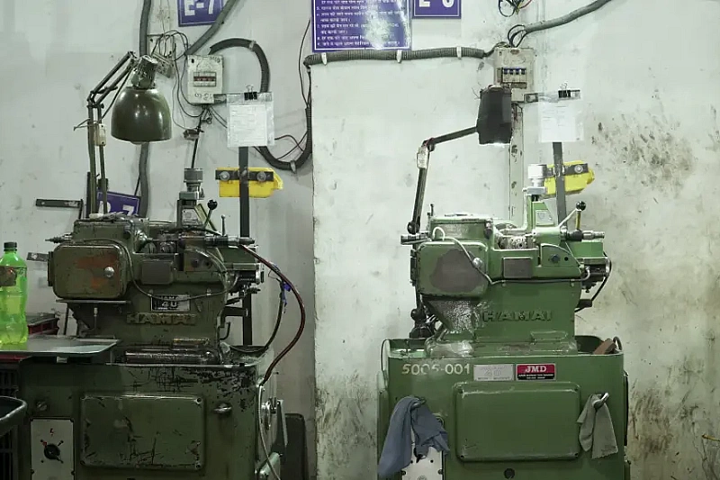 Swadeshi Gears Factory Images  Manufacturing Process